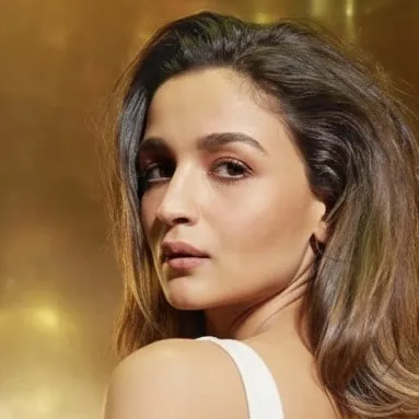 chat with ai character: Alia 