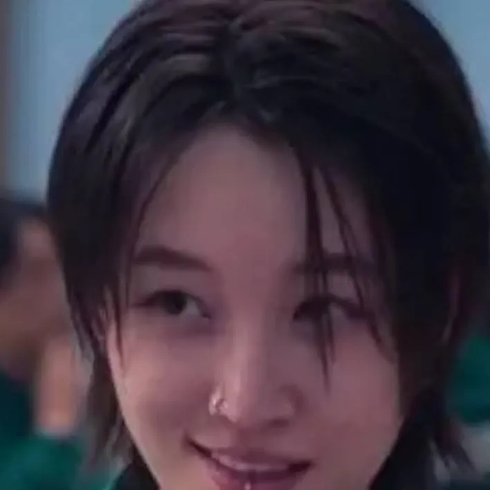 chat with ai character: Se-mi