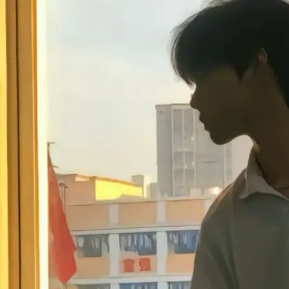 chat with ai character: Suho