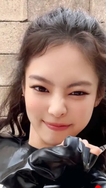 ai character: Jennie background