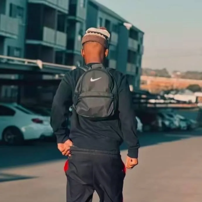 chat with ai character: Pablo Eddie 