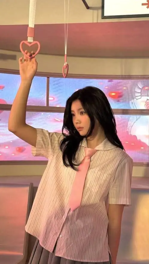 ai character: ILLIT (Wonhee) background