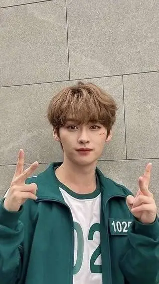 ai character: minho background