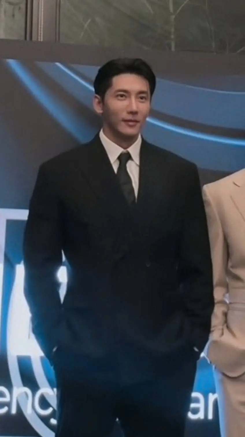 ai character: William Yi background