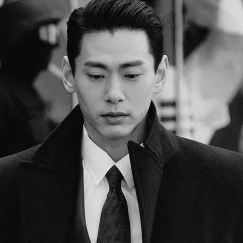 chat with ai character: Li Xian