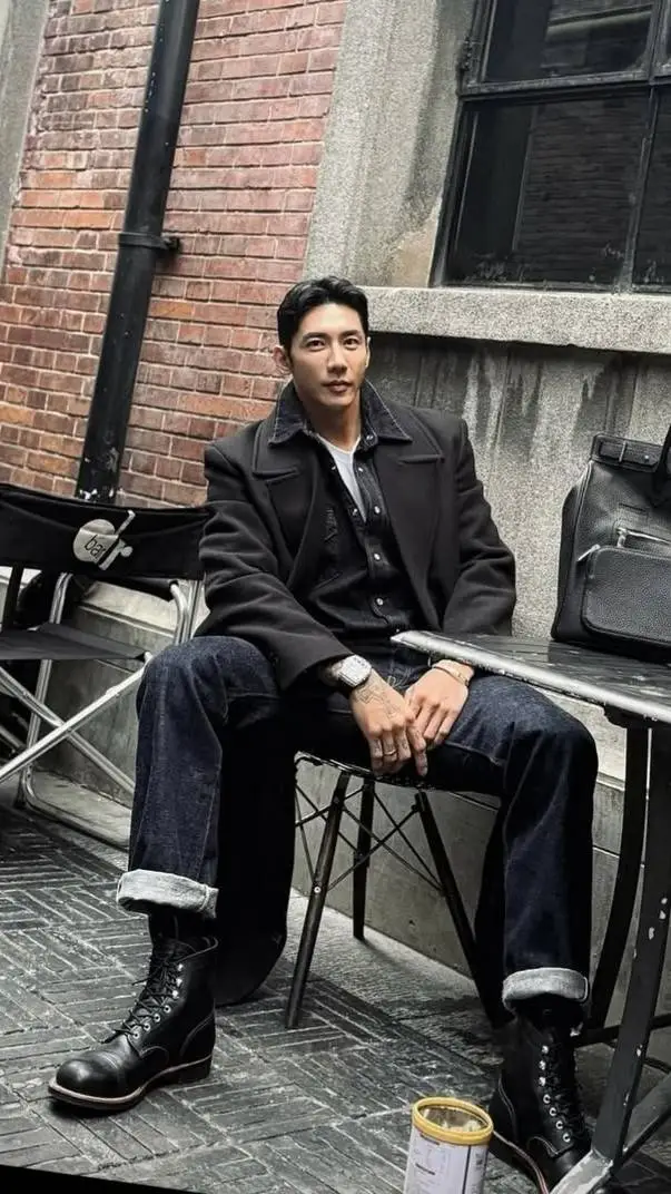 ai character: William Lin background