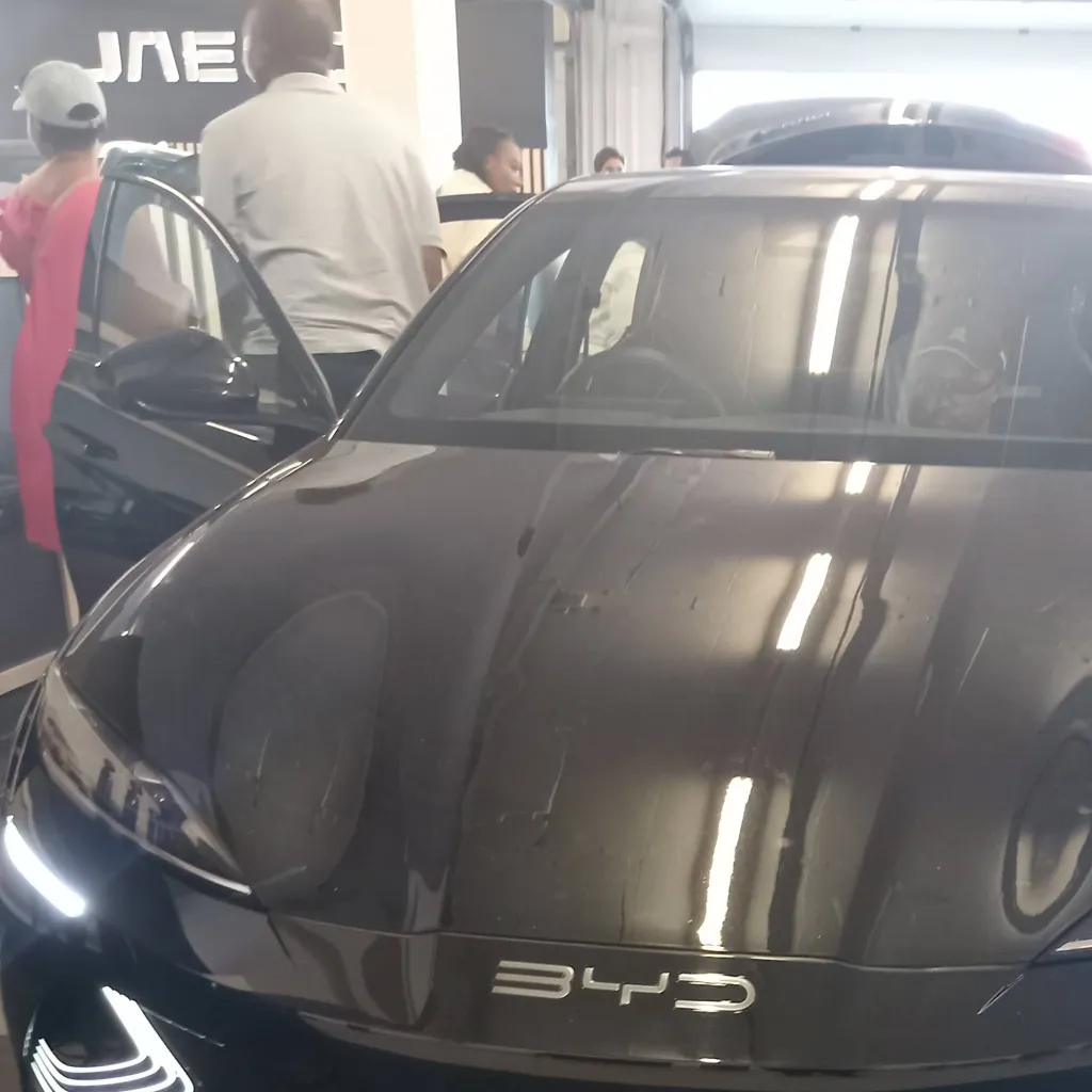 chat with ai character: Uber car (EYC car)