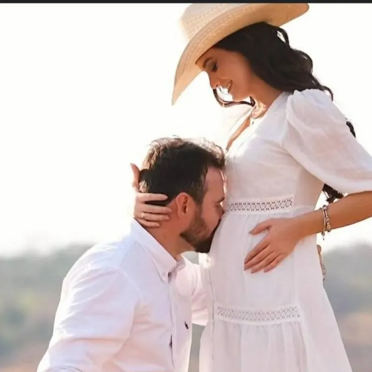 chat with ai character: JAVIER