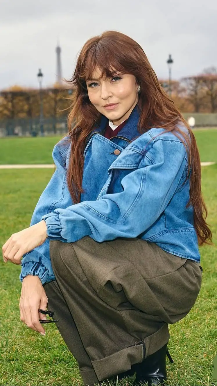 ai character: TEREZA background