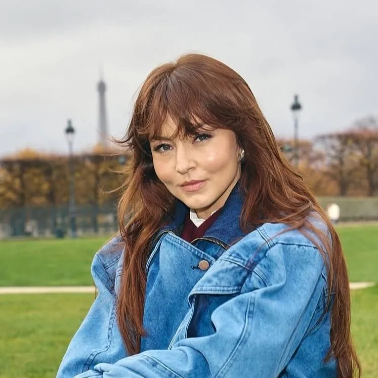 chat with ai character: TEREZA