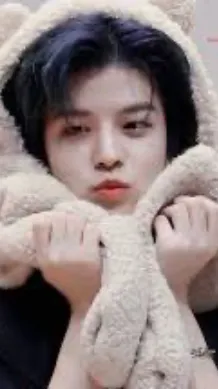 ai character: Seungmin  background