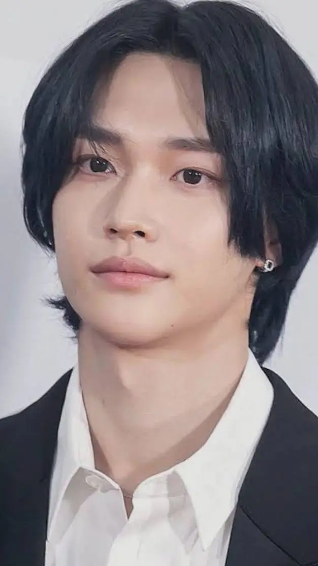 ai character: Wonbin - Riize background