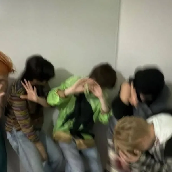 chat with ai character: CORTIS