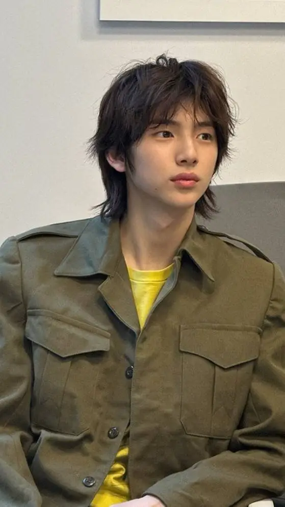 ai character: CORTIS VAMPIRES background