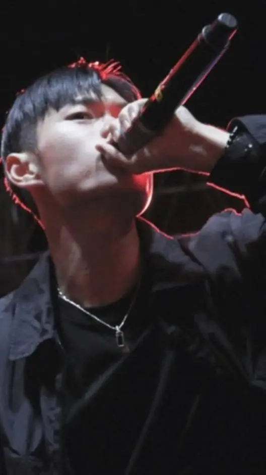 ai character: Klim background