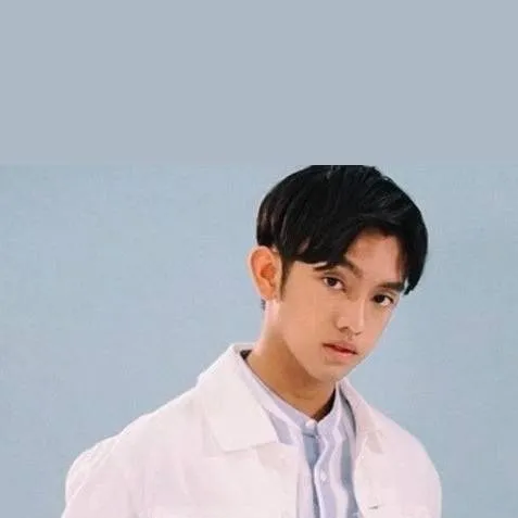 chat with ai character: Ismail Izzani 