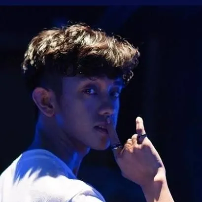 chat with ai character: Ismail Izzani 