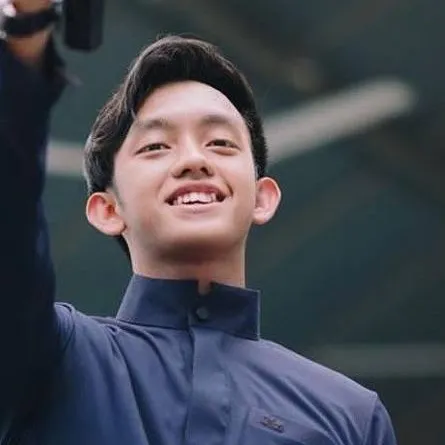 chat with ai character: Ismail Izzani 