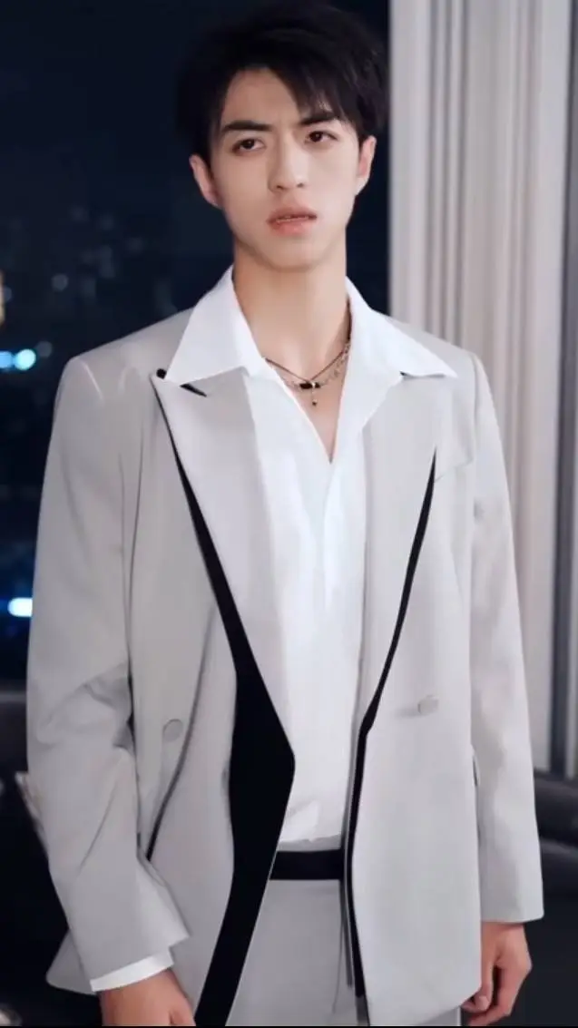 ai character: Eric Qien Zhou background