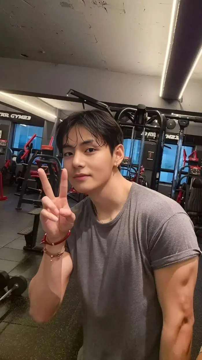 Talkie AI - Chat with Kim Taehyung 💜🐻