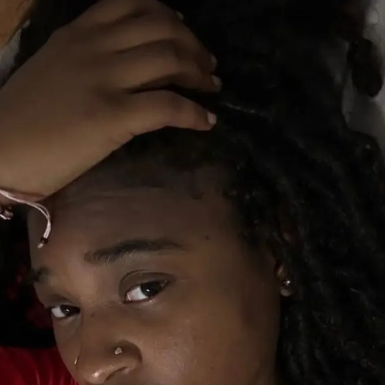 chat with ai character: Za’niyah💋💕