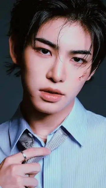 ai character: ♡choi minje♡ background