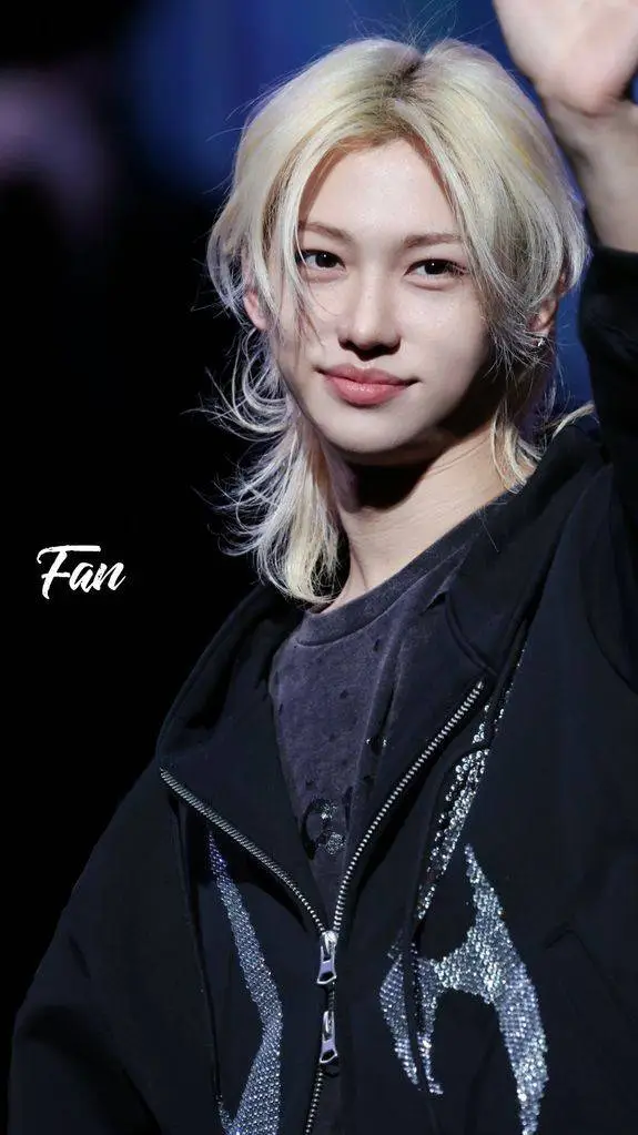 ai character: ☆felix♡ background