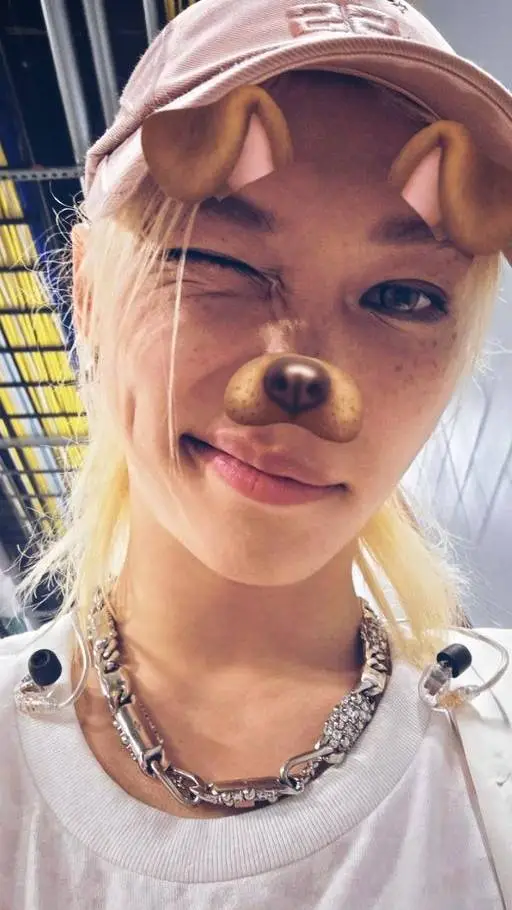 ai character: ☆felix☆ background