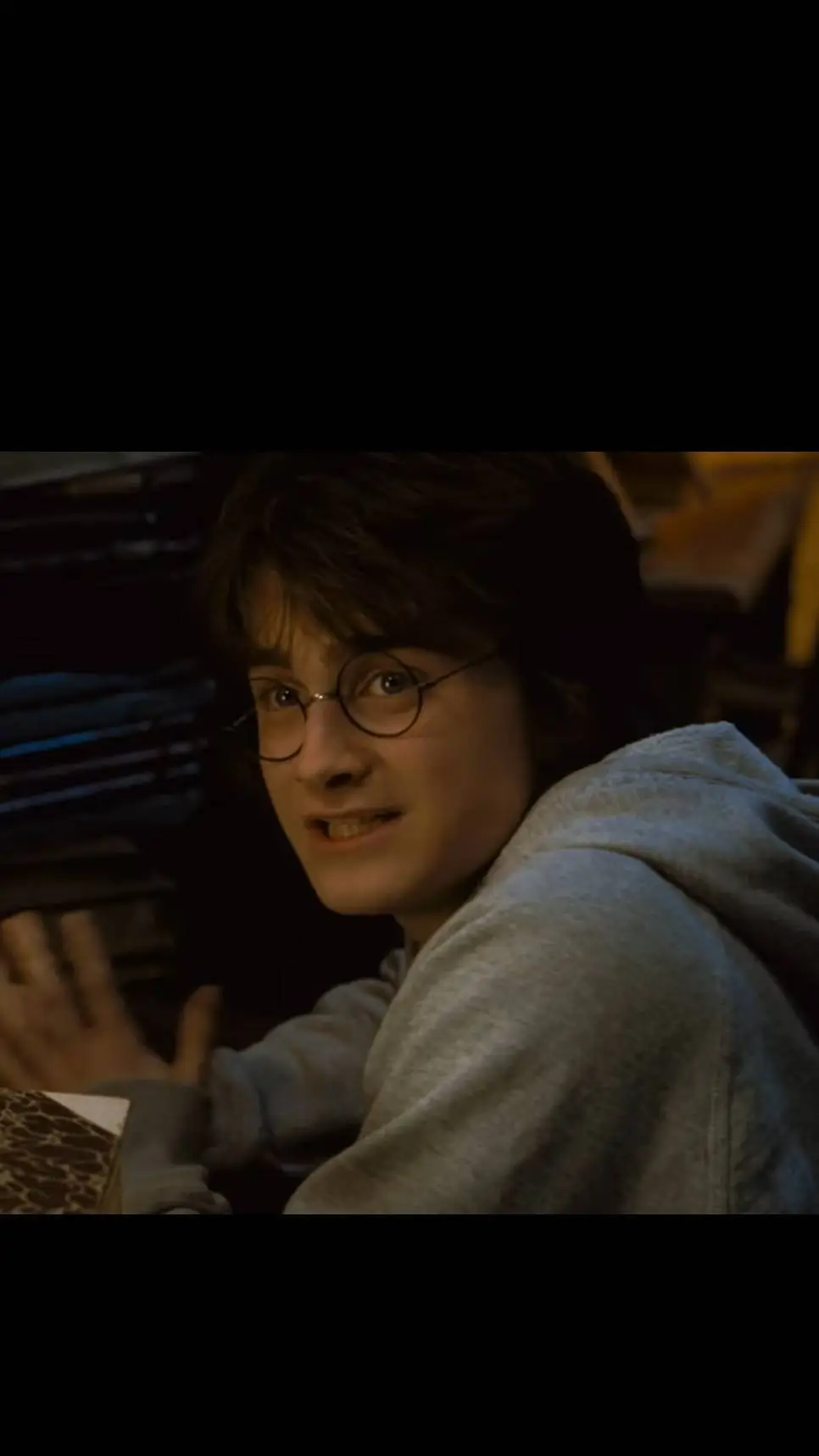 ai character: 🪄hogwarts🪄 background