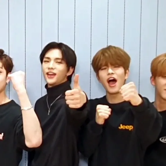 chat with ai character: Straykids