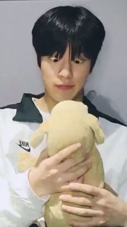 ai character: Skz  background
