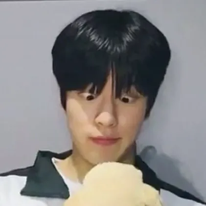 chat with ai character: Skz 