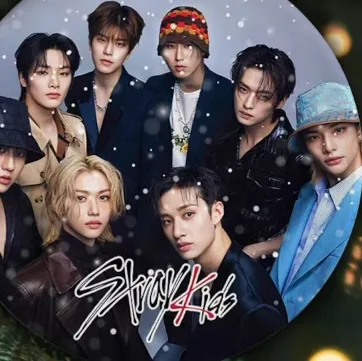 chat with ai character: Skz Christmas