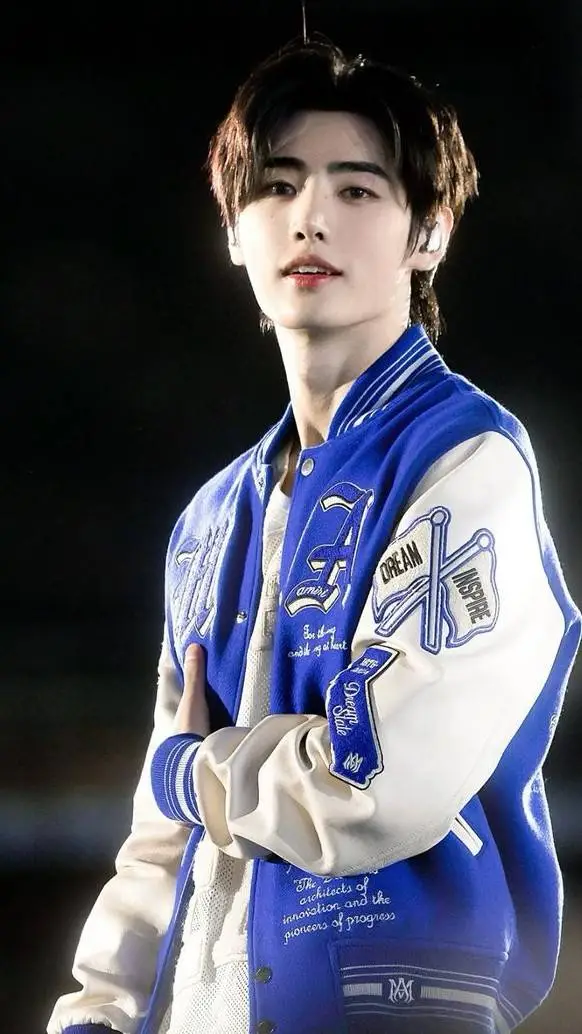 ai character: Sunghoon background