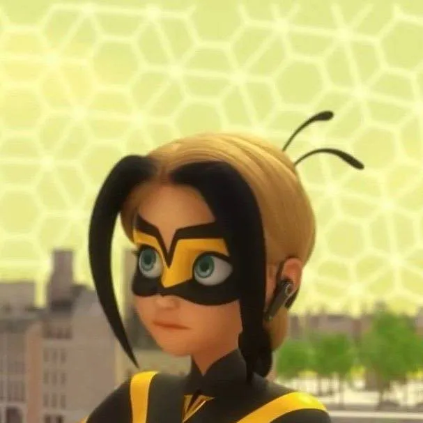 chat with ai character: 🖤💛Vesperia 🖤💛🐝