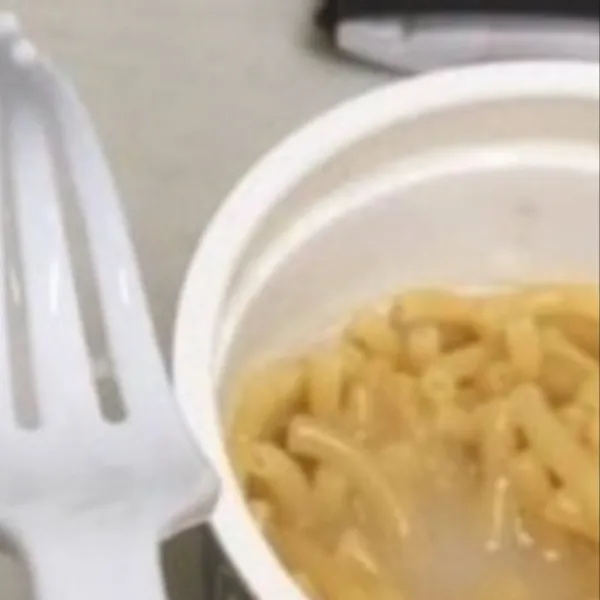 chat with ai character: Вилка😱😱😱