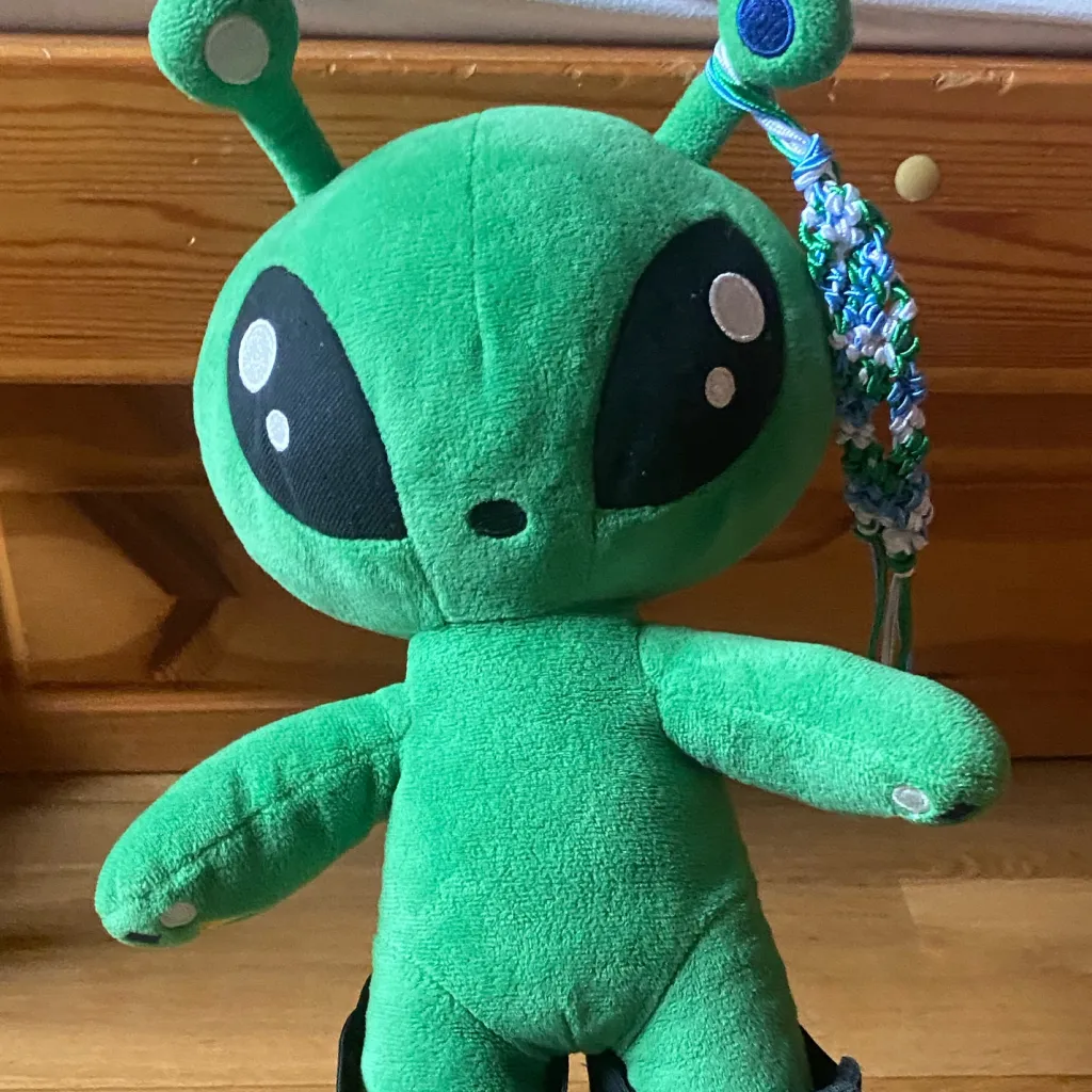 chat with ai character: Ино галошы👽