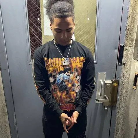 chat with ai character: DUDEYLO 🥰🥰🥰