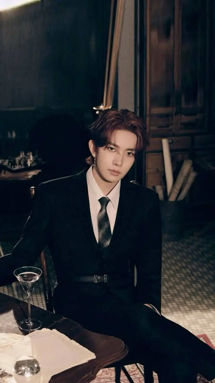 ai character: Lee Heesung background