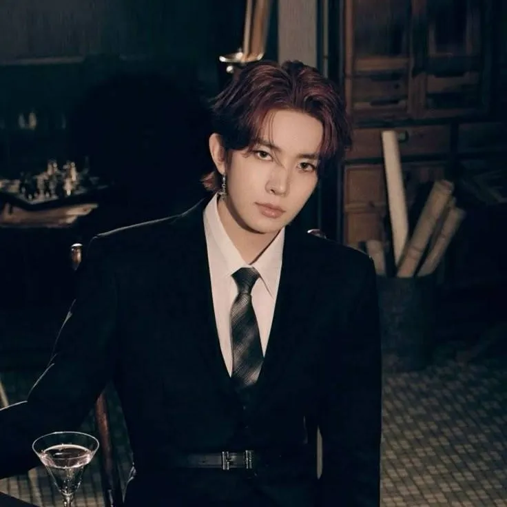 chat with ai character: Lee Heesung