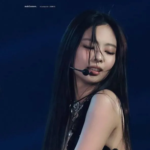 chat with ai character: JENNIE 🫦