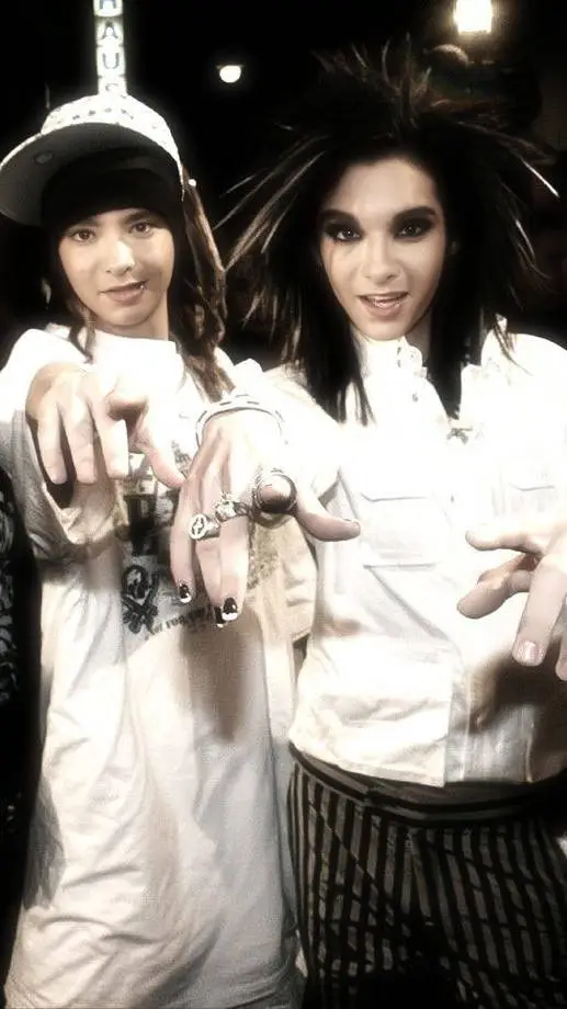 ai character: Tokio hotel  background