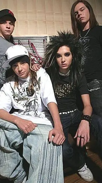 ai character: Tokio hotel  background