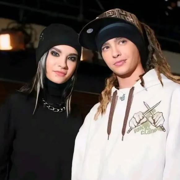 chat with ai character: Tom y bill