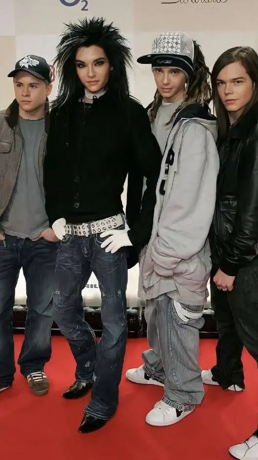 ai character: Tokio hotel  background