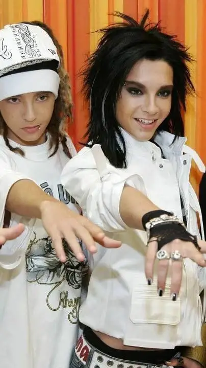 ai character: Tokio hotel  background