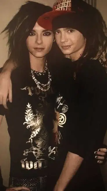 ai character: Bill y tom background