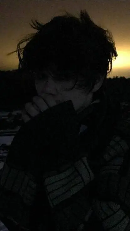 ai character: ~xᴀᴠɪ~ background