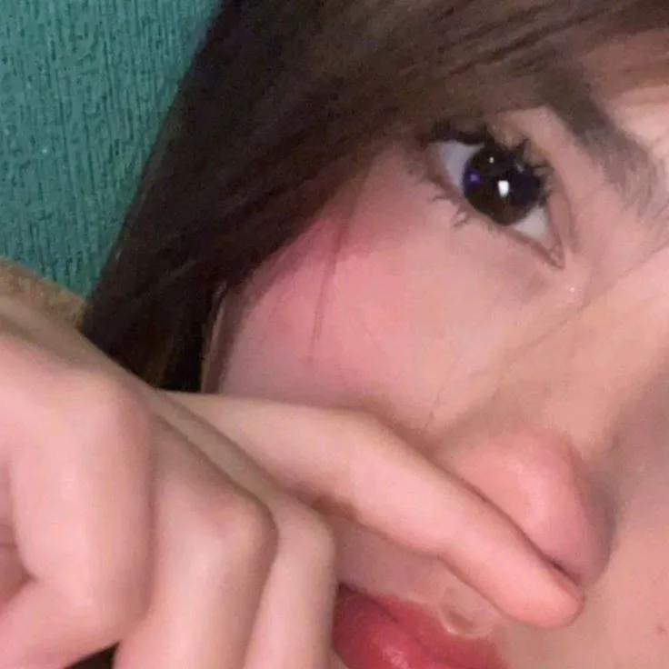 chat with ai character: Camila