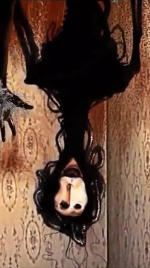 ai character: terror alalogico background